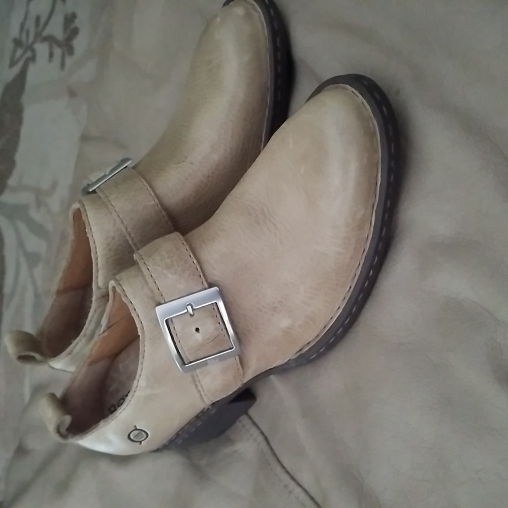 Born leather dress shoe